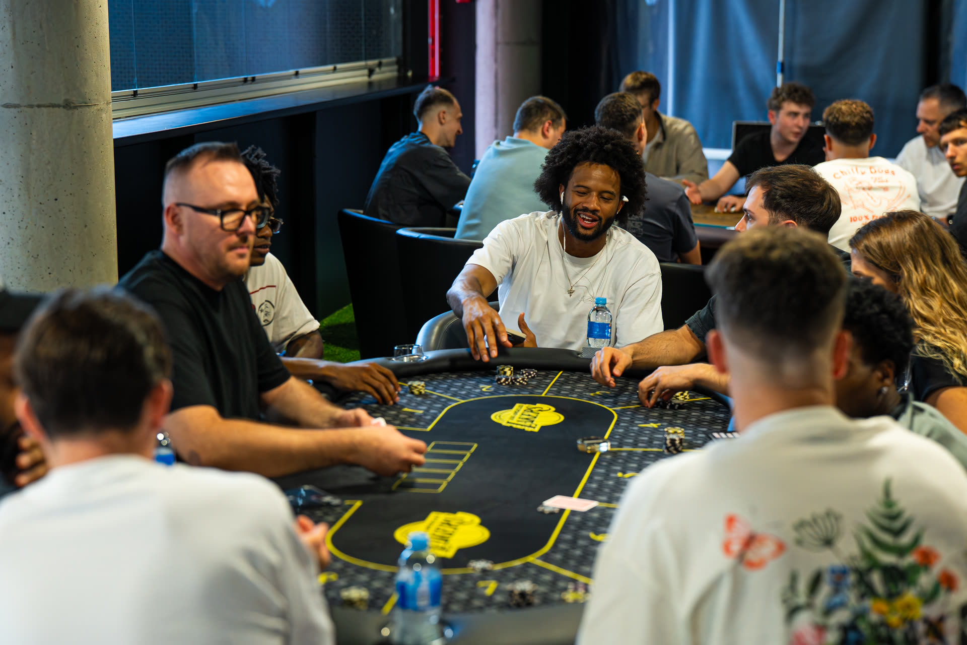 Pokerio turnyras didelėje salėje